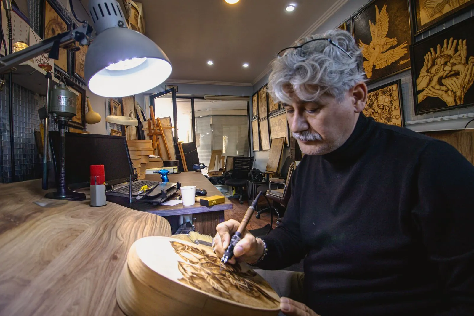 How to Choose an Engraved Plaque Material